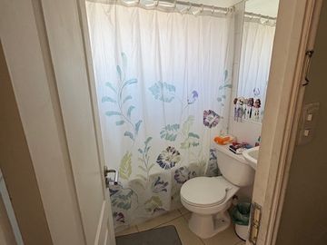 SE VENDE HERMOSA CASA 3D2B, UBICADA EN ALTOS DEL CALLE CALLE, SECTOR COLLICO, VALDIVIA.