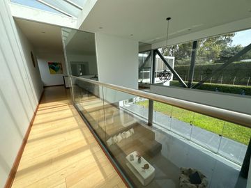 Hermosa casa  con piscina y arquitectura de lujo 🏡💎