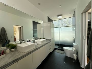 Hermosa casa  con piscina y arquitectura de lujo 🏡💎