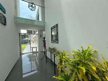 Hermosa casa  con piscina y arquitectura de lujo 🏡💎