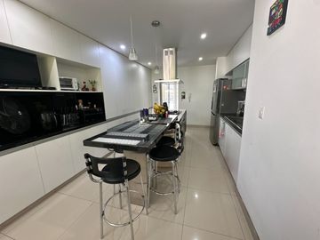 Hermosa casa  con piscina y arquitectura de lujo 🏡💎