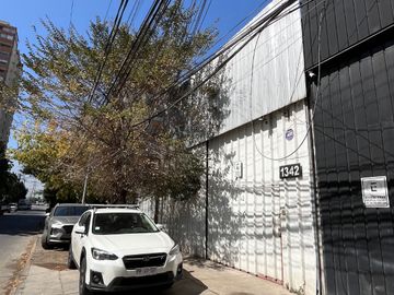 EXCELENTE BODEGA INDUSTRIAL A POCAS CUADRAS METRO COMUNA SAN MIGUEL
