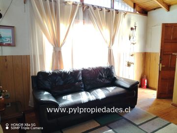 EN VENTA! BELLA CASA A PASOS DE LA PLAYA EN ALGARROBO