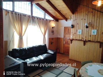 EN VENTA! BELLA CASA A PASOS DE LA PLAYA EN ALGARROBO