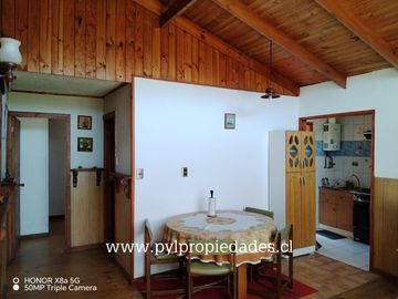 EN VENTA! BELLA CASA A PASOS DE LA PLAYA EN ALGARROBO