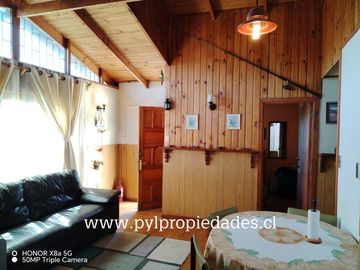 EN VENTA! BELLA CASA A PASOS DE LA PLAYA EN ALGARROBO