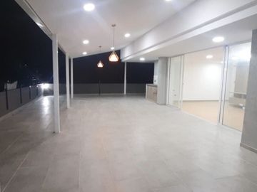 VENDON APARTAMENTO EN EL NORTE. CERCA A LA TORRE DE CALI, CON UN AREA 280M2