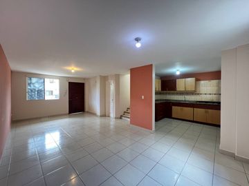 Casa en Urb. Terrazas del Conde - Manta