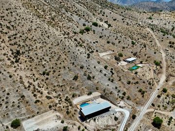 RINCONADA - VENDE TERRENO DE 10.572m2 COND. HACIENDA RINCONADA
