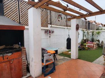 EN VENTA ACOGEDORA CASA EN SECTOR RESIDENCIAL SOLAR DE PEÑUELAS