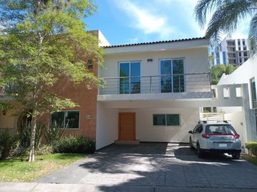 Casa en Venta en Valle Real coto Arboledas, Zapopan, Jalisco