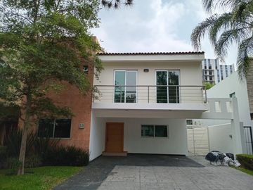Casa en Venta en Valle Real coto Arboledas, Zapopan, Jalisco