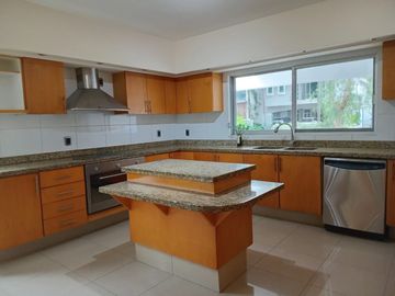 Casa en Venta en Valle Real coto Arboledas, Zapopan, Jalisco