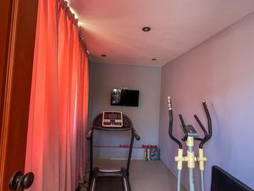 Se Alquila Exclusiva Casa Moderna en Rinconada del Lago – 2da Etapa (Semi Amoblada)