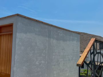Se Alquila Exclusiva Casa Moderna en Rinconada del Lago – 2da Etapa (Semi Amoblada)