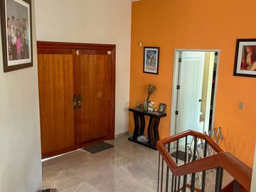 Se Alquila Exclusiva Casa Moderna en Rinconada del Lago – 2da Etapa (Semi Amoblada)