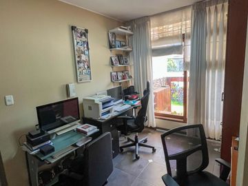 Se Alquila Exclusiva Casa Moderna en Rinconada del Lago – 2da Etapa (Semi Amoblada)