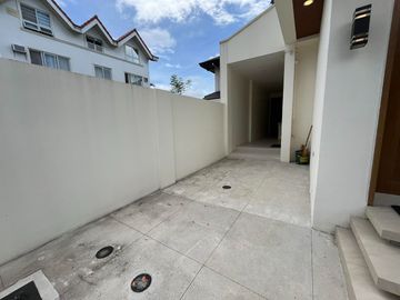 South Forbes Villas Luxury Homes for Sale near Nuvali