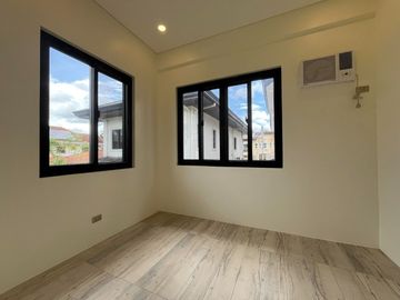 South Forbes Villas Luxury Homes for Sale near Nuvali