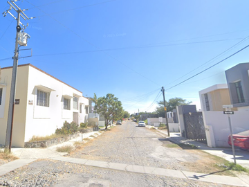 REMATO EXCELENTE RESIDENCIA EN LAGUNA DE JULUAPAN, VILLA DE ÁLVAREZ, COLIMA, C.P. 28979