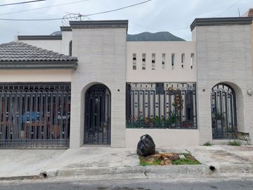 Casa en VENTA, Lagos del Bosque