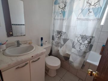 Vendo casa esquina solida 2 D, a 2 cuadras de avda Padre Hurtado San Bdo