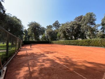 Venta casa a precio de terreno. Urb. El Haras de la Molina