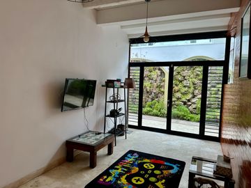Venta casa a precio de terreno. Urb. El Haras de la Molina