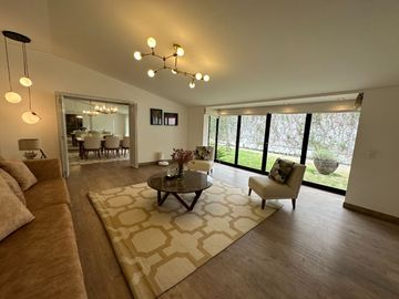 Venta casa a precio de terreno. Urb. El Haras de la Molina