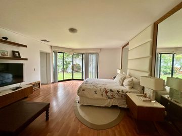 Venta casa a precio de terreno. Urb. El Haras de la Molina