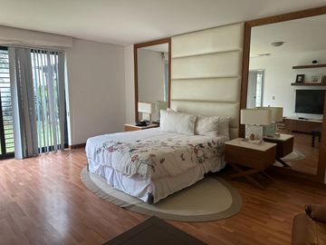 Venta casa a precio de terreno. Urb. El Haras de la Molina