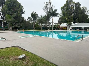 Venta casa a precio de terreno. Urb. El Haras de la Molina