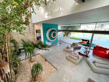 HERMOSA CASA A ESPALDAS DEL LAGO EN LAGOS DEL SOL