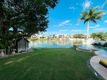 HERMOSA CASA A ESPALDAS DEL LAGO EN LAGOS DEL SOL