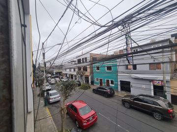 SE VENDE CASA COMERCIAL A MEDIA CUADRA DEL MERCADO DE SURQUILLO