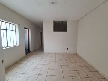 SE VENDE CASA COMERCIAL A MEDIA CUADRA DEL MERCADO DE SURQUILLO