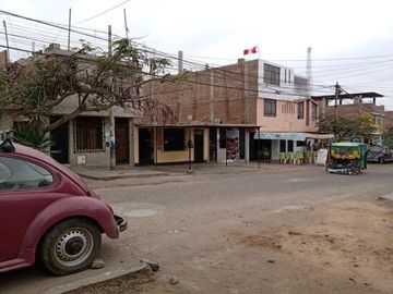En venta casa de 2 pisos cerca a parque - Trujillo