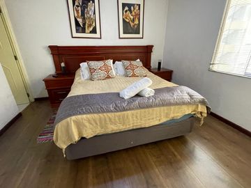 HERMOSO DEPARTAMENTO COMPLETAMENTE AMOBLADO EN EL CONDOMINIO PRIVADO SANTA CRISTINA CAYMA.