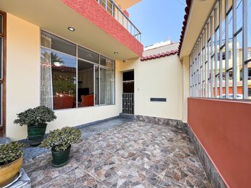 🏡 𝑽𝑬𝑵𝑫𝑶 𝑯𝑬𝑹𝑴𝑶𝑺𝑨 𝑪𝑨𝑺𝑨 𝑭𝑹𝑬𝑵𝑻𝑬 𝑨 𝑷𝑨𝑹𝑸𝑼𝑬 - 𝑼𝑹𝑩. 𝑻𝑹𝑰𝑵𝑰𝑫𝑨𝑫 - 𝑪𝑬𝑹𝑪𝑨𝑫𝑶!! 🌳✨