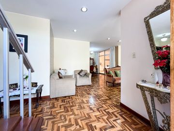🏡 𝑽𝑬𝑵𝑫𝑶 𝑯𝑬𝑹𝑴𝑶𝑺𝑨 𝑪𝑨𝑺𝑨 𝑭𝑹𝑬𝑵𝑻𝑬 𝑨 𝑷𝑨𝑹𝑸𝑼𝑬 - 𝑼𝑹𝑩. 𝑻𝑹𝑰𝑵𝑰𝑫𝑨𝑫 - 𝑪𝑬𝑹𝑪𝑨𝑫𝑶!! 🌳✨