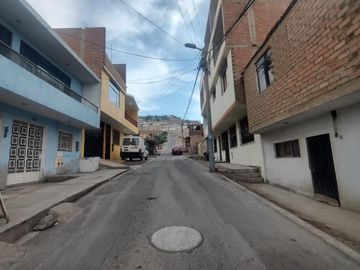 Se Vende casa de 2 pisos cerca al Nuevo Hospital Oncológico Regional- Ventanilla