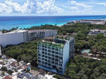 DEPARTAMENTO DE LUJO A 2 CALLES DE LA PLAYA EN PLAYA DEL CARMEN
