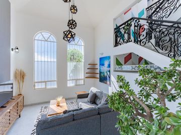 CASA EN VENTA, AMUEBLADA, LOMA DORADA QUERETARO