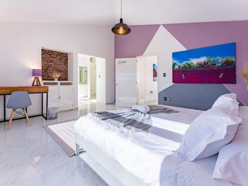 CASA EN VENTA, AMUEBLADA, LOMA DORADA QUERETARO