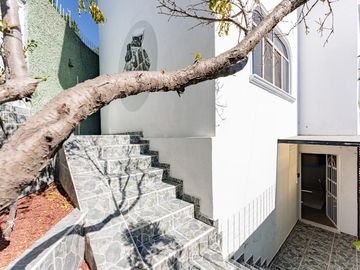 CASA EN VENTA, AMUEBLADA, LOMA DORADA QUERETARO