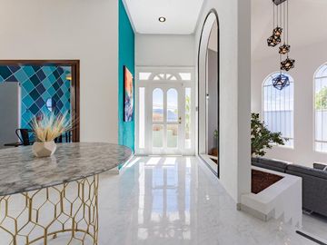 CASA EN VENTA, AMUEBLADA, LOMA DORADA QUERETARO