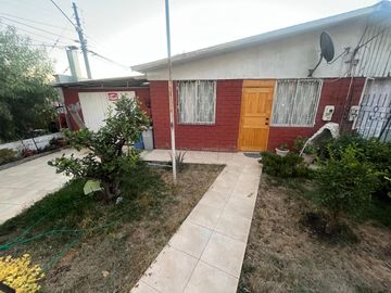 Casa Esquina en Av. 1era Transversal, Metro Bueras, Maipú.