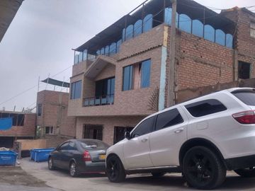 En Venta Casa de 2 pisos en Comas