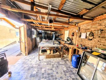 Casa Con Gran Terreno 4d/3b En Microbarrio. El Bosque