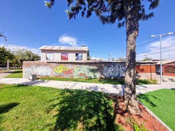 Casa Con Gran Terreno 4d/3b En Microbarrio. El Bosque